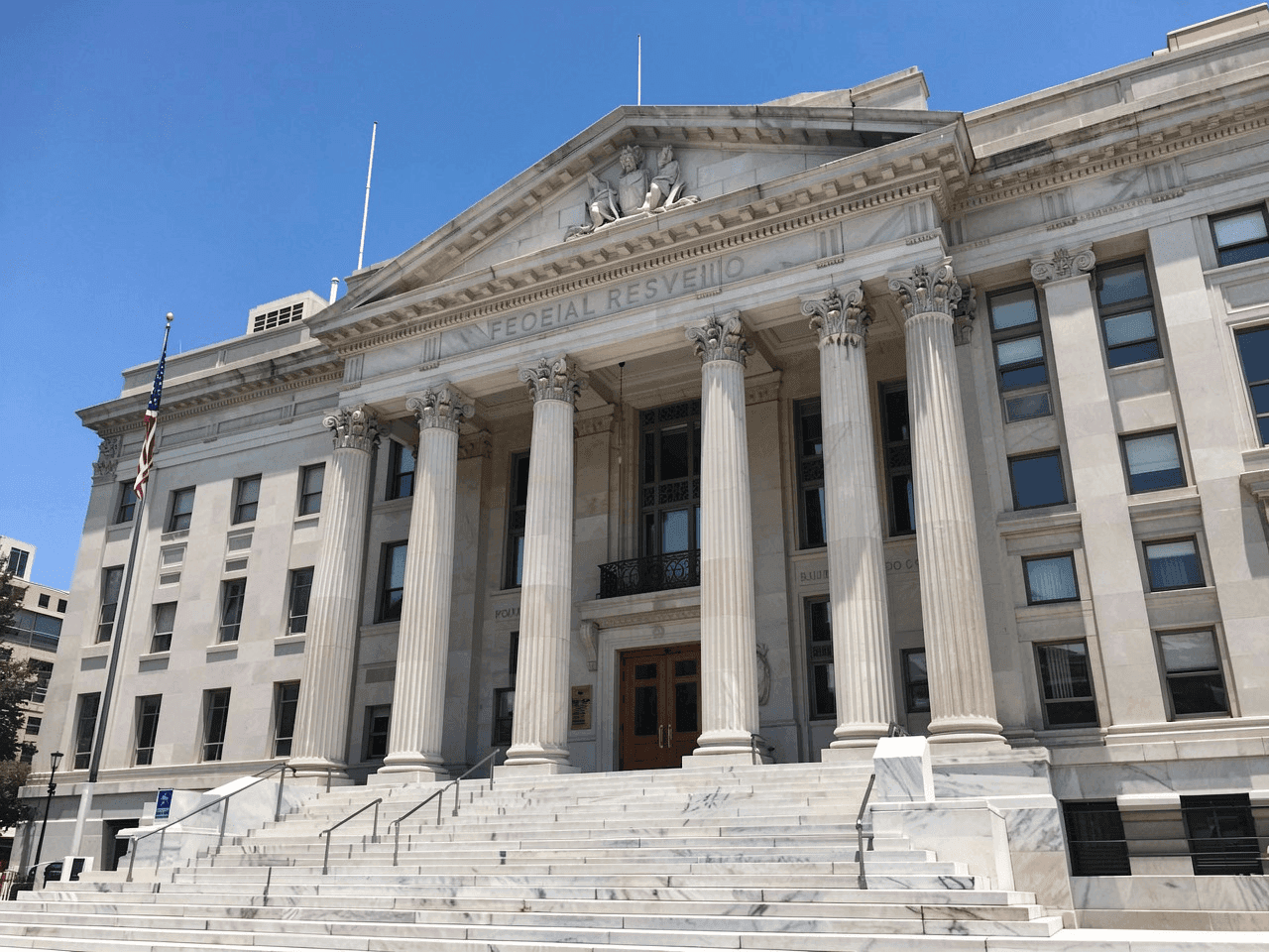 FOMC Rate Decision: Bitcoin Braces for Volatility as Gold Hits $5,300