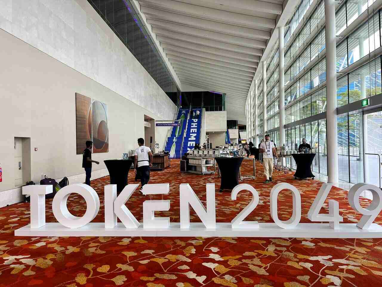 Token Unforgettable Example Review: Cryptoticker.io's Unforgettable Journey at TOKEN 204